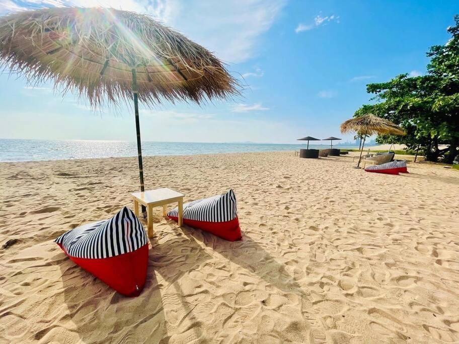 Grand Florida Beach Waterpark Condo Resort Наджомтьєн Екстер'єр фото