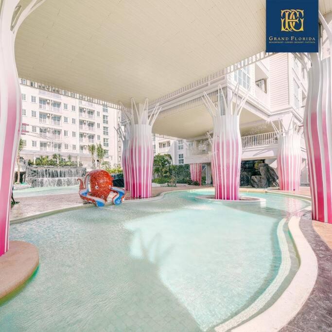 Grand Florida Beach Waterpark Condo Resort Наджомтьєн Екстер'єр фото